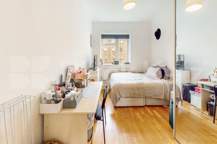 Charming three bedroomed apartment Congreve street, Elephant and Castle